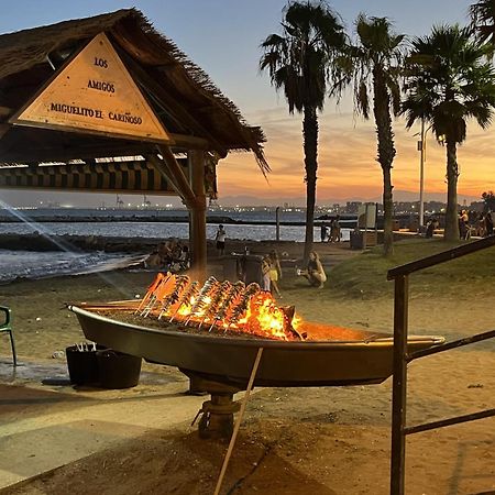La Casa De La Playa Daire Málaga Dış mekan fotoğraf