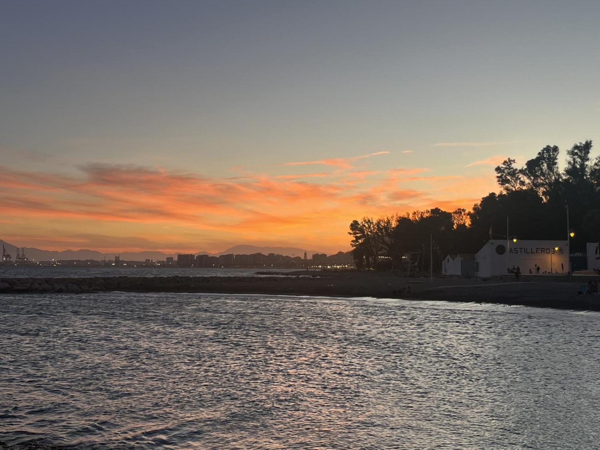 La Casa De La Playa Daire Málaga Dış mekan fotoğraf